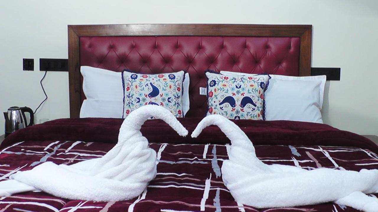 Hotel Jakhu Heights 심라 외부 사진