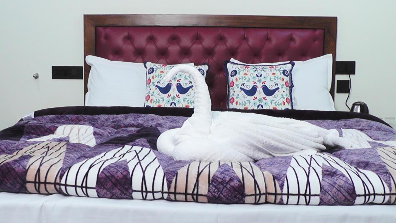 Hotel Jakhu Heights 심라 외부 사진