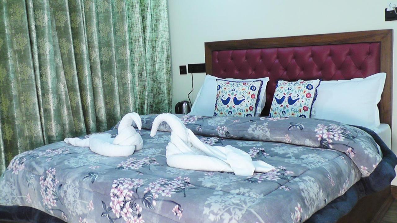 Hotel Jakhu Heights 심라 외부 사진