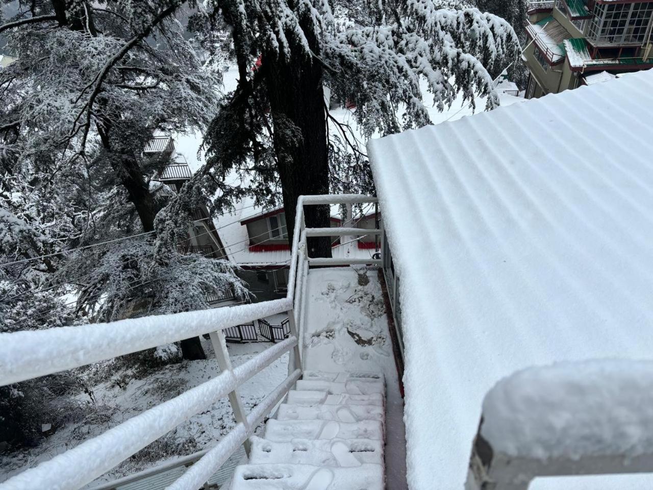 Hotel Jakhu Heights 심라 외부 사진